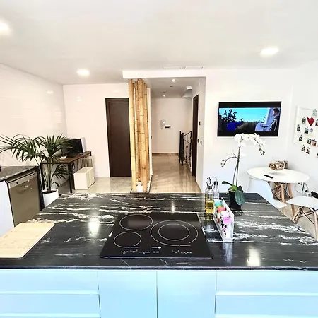 Holiday home Casa Con Jacuzzi Y Piscina Con Vistas Al Castillo