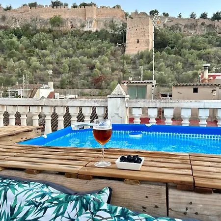 Casa Con Jacuzzi Y Piscina Con Vistas Al Castillo Holiday home